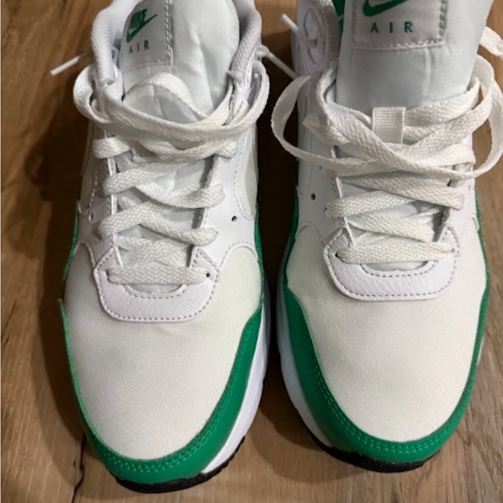 Men’s Nike Air Max I, Size 10 Green & White. Excellent Condition